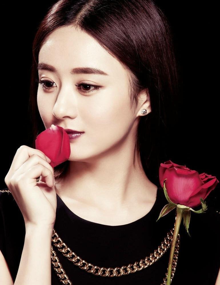 她出身农村靠自己大火，王思聪希望守护她，今被造谣发微博表态