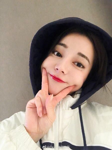 一千零一夜看了吗？迪丽热巴小姐姐的唇色了解一下