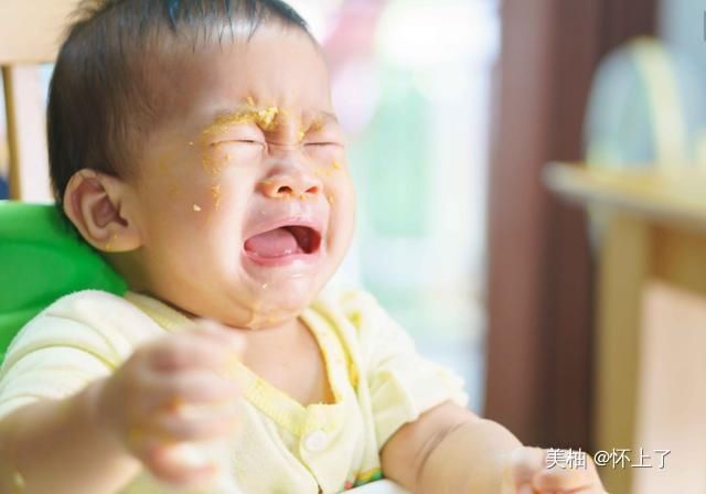  [食物]孩子爱吃的＂好吃的＂，却会影响大脑发育，不要因为宠溺就买给他