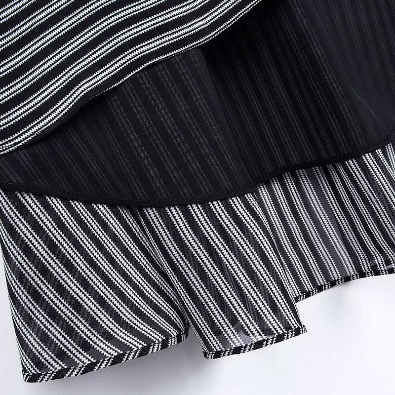 小个子别再买风衣了,不合适!今年流行洋气娃娃衫,美绝了