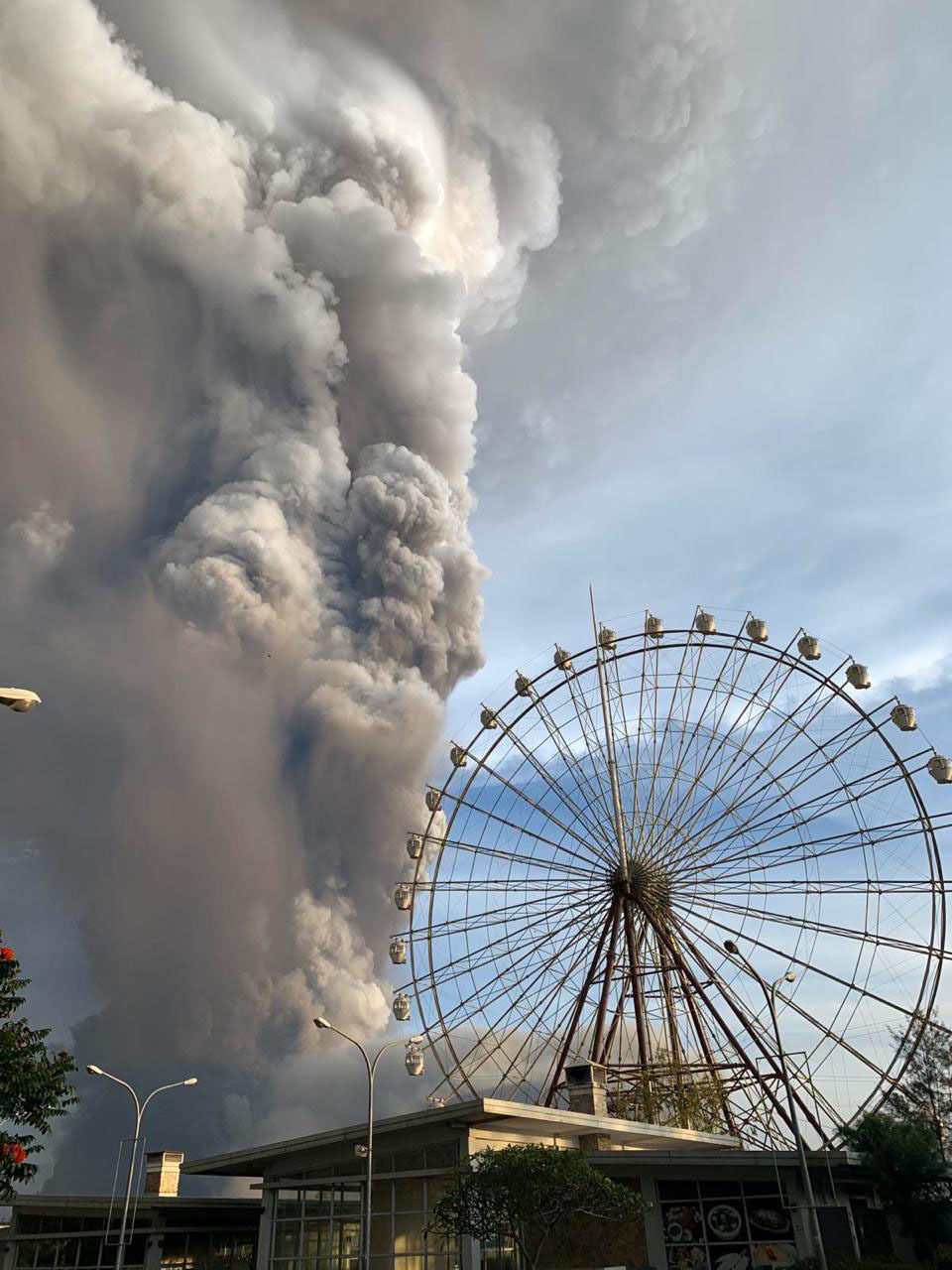 菲律宾塔阿尔火山图片