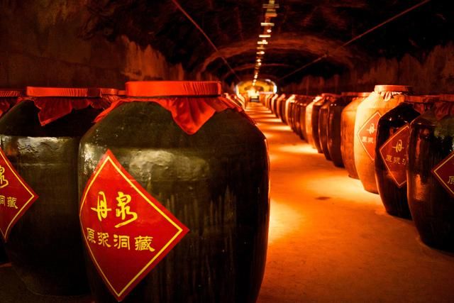 探秘：广西南丹一山洞内竟暗藏价值200亿宝藏！