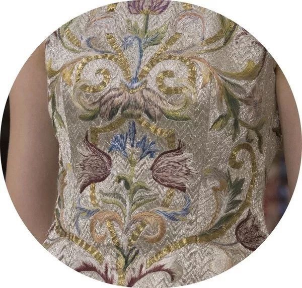 迪奥究竟有什么魔法让景甜如此着迷?