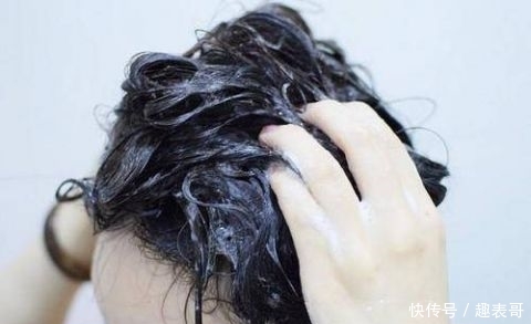  『用洗发水』一试便知！这样用护发素对头发更好！