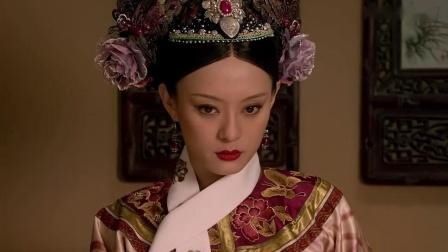  『打伞』孙俪拍《甄嬛传》时28岁，齐耳短发的她自己打伞为工作人员切蛋糕