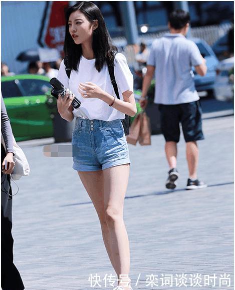 街拍: 图一性感的，图二清纯，图五身材火辣大长腿！!