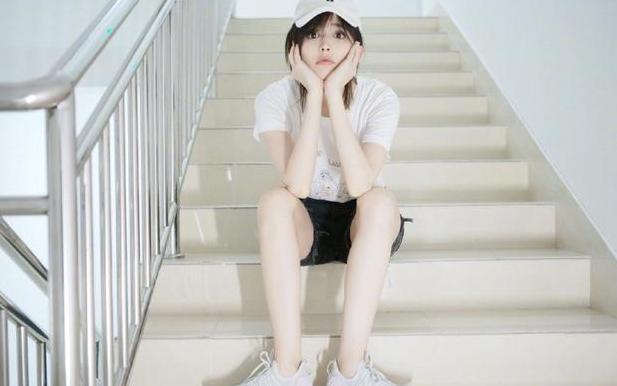 “国民腿精”是李溪芮?娜扎不服,靠双平底鞋凹出大长腿!