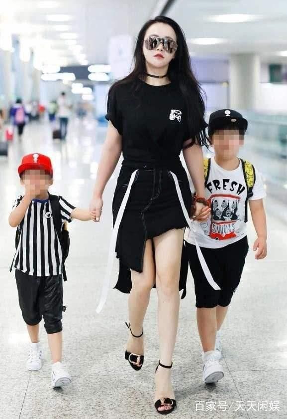 冉莹颖越来越大胆，全身只靠一根带，网友：身材是真的好