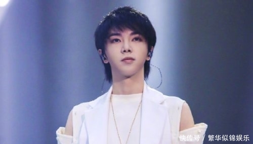 宇得第@吉克隽逸打败华晨宇得第4, 谁注意她手上的指甲形状? 说不怕是假的