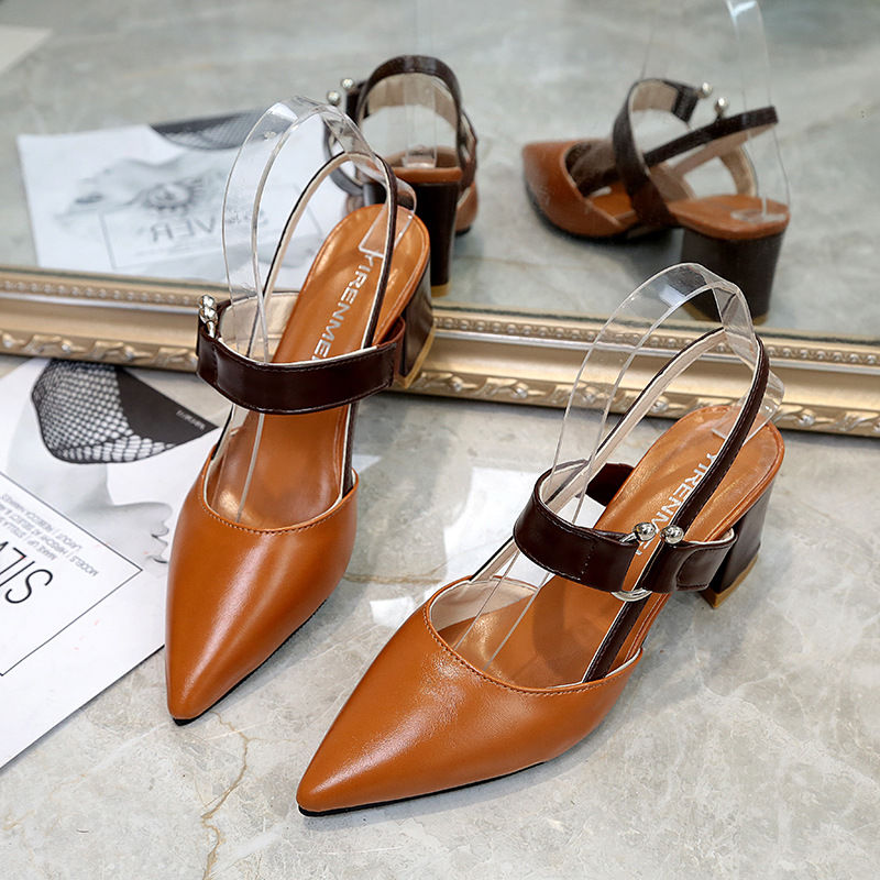 每个女神都有一双这样的尖头高跟鞋，显高挑，优雅气质轻松穿出来