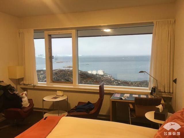 中国小伙北极之旅，入住2000多一晚的当地酒店，鲸鱼肉竟放路边卖