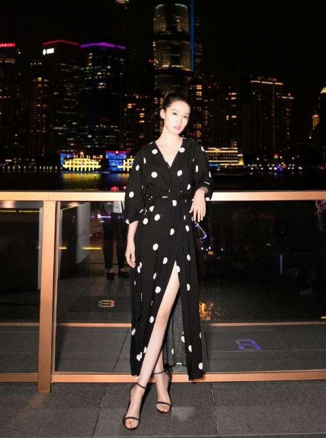  『公式』解放双脚公式！夏日时尚凉鞋穿搭look，好看百搭还吸睛！