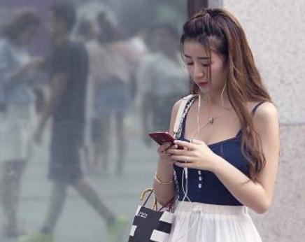 街拍图5的“巨无霸”又白又圆,我鼻血都喷出来了,太迷人了