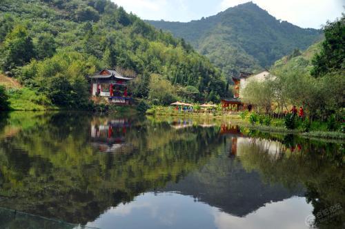 安徽让人眼前一亮的景点，被誉为安徽的九寨沟，门票仅需60元