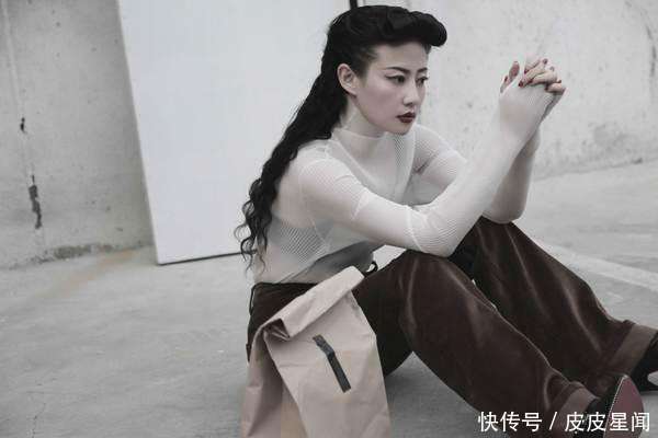 王菲到底有什么不敢穿 廉价的荧光裙都被她穿出了高定礼服的感觉