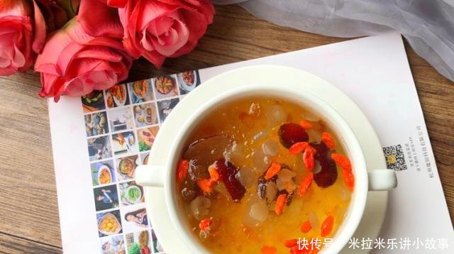 「补水」秋天,女人要多喝这碗糖水,补水效果好,比敷面膜强多了