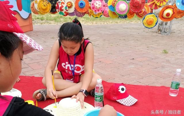 草帽小哥阿妹，新时尚的绘就者