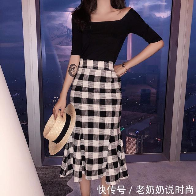 包臀裙就要不过膝，这样穿才是真的好看，回头率十足