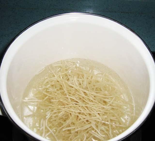  #粉条#素三鲜水饺－－－春天的韭菜那是一个香