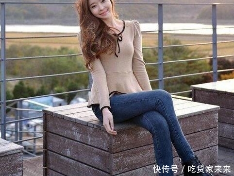  [美女]时尚个性的牛仔裤美女，身材一级棒，非常有魅力！