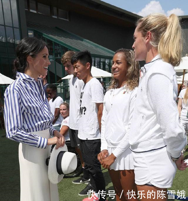 凯特王妃与梅根携手看温网，裙装与裤装的碰撞，丰腴与瘦削的对决