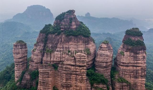 中国这座山峰很有意思，当地人告诉原因后，所有人都十分尊敬