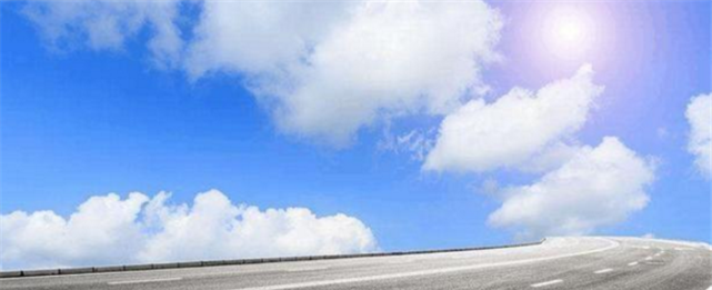 为什么高速公路铺设沥青，收费站却是水泥？看完你就知道了