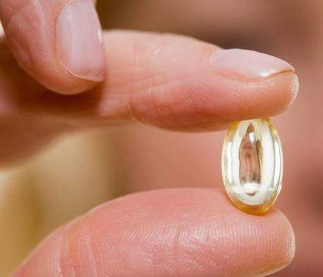 聪明的女人不买面膜，每晚用它擦脸，半月过去，脸上斑点全不见