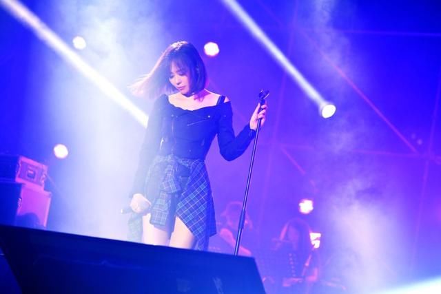 33岁的张靓颖厉害了!仅换了个短发显小10岁，网友:颜值是服气的