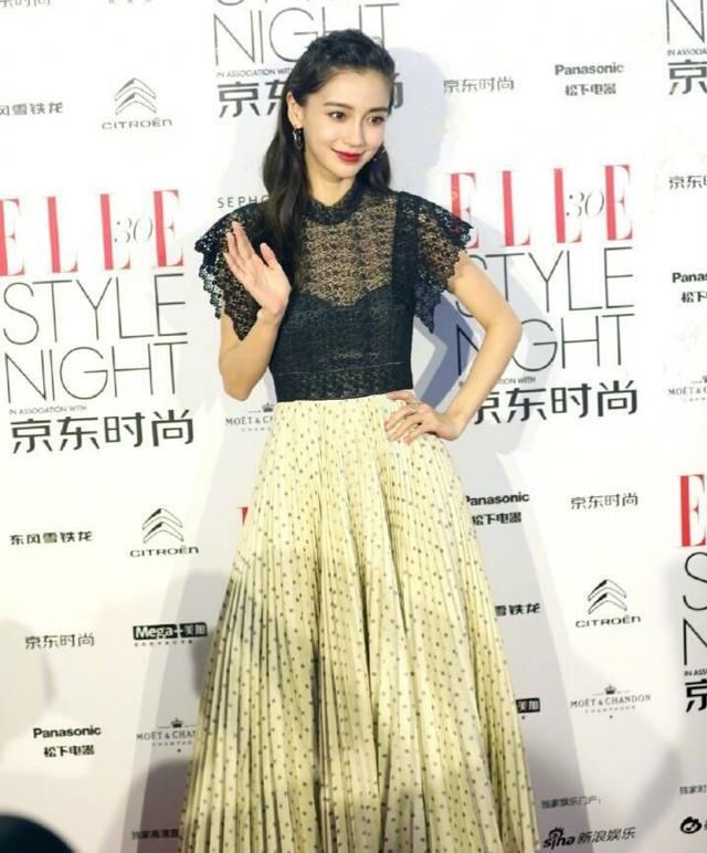 春春杨幂唐嫣杨颖同台亮相，原照流出，网友:真漂亮