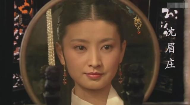 轻松:甄嬛传:斓曦去面试眉庄,轻松获得认可,却因一笑让导演沉下了脸