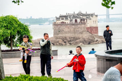 长江中这个700多年的“钉子户”，经历无数次洪峰，岿然不动！