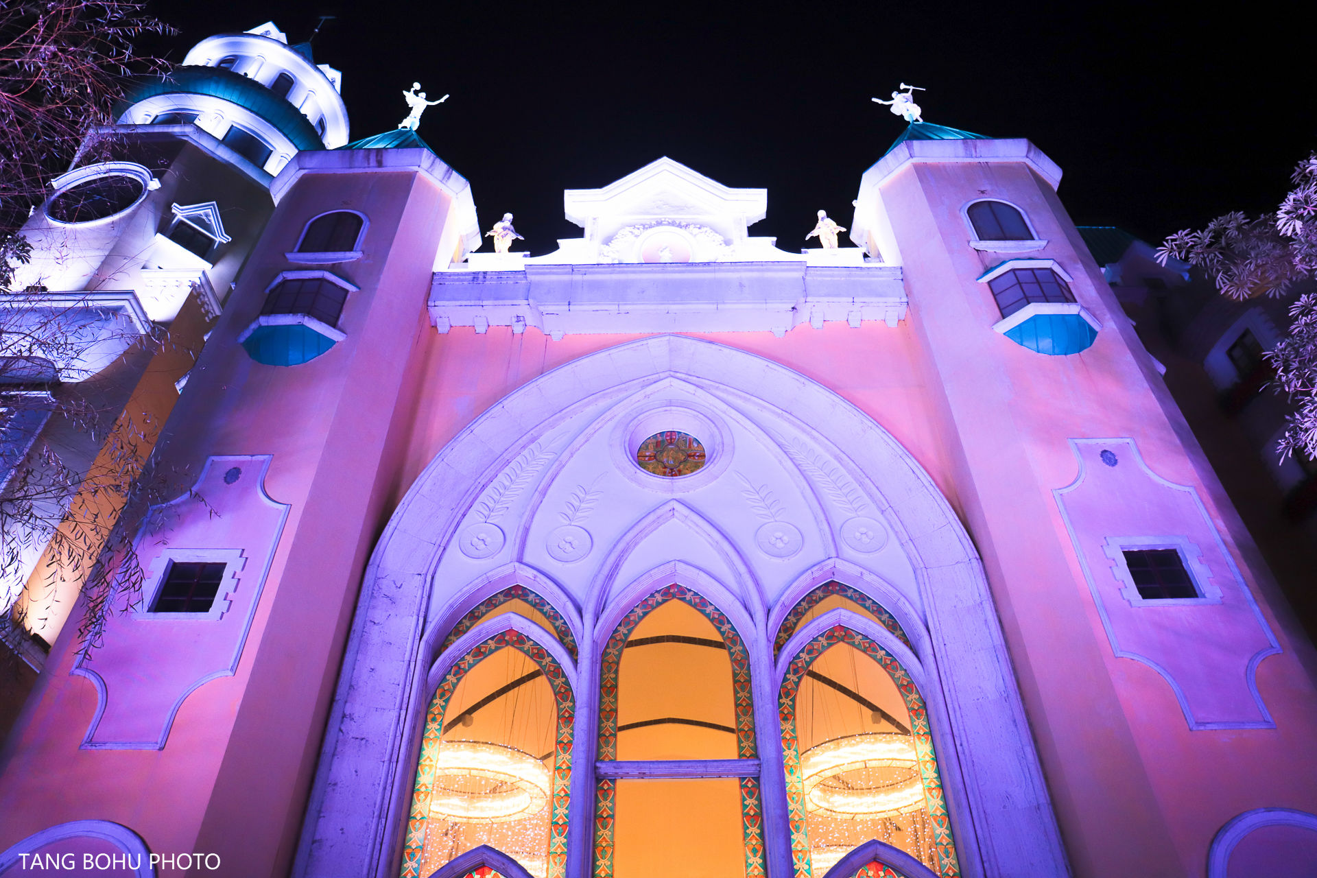 尽享深圳世外桃源的秘境之美，开启一段温泉之旅！