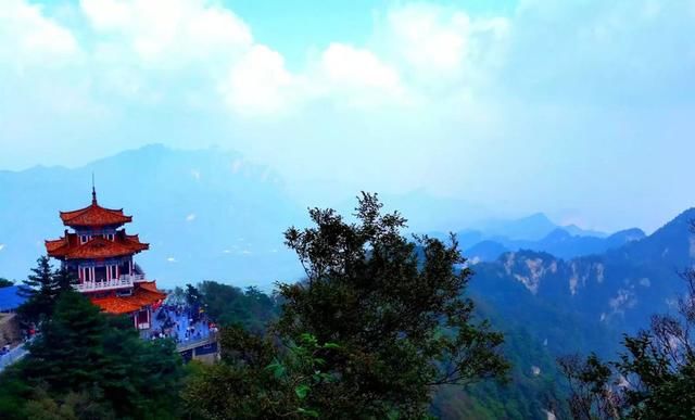 河南这个地方看日出绝对媲美泰山，云雾似天外之云，犹如人间仙境