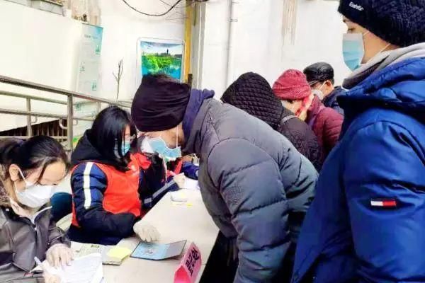  【全网】这段硬核排队视频，火遍全网