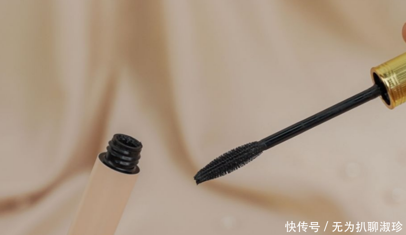 「复古」首推粉饼!GUCCI Beauty全新彩妆,超美复古粉金包装