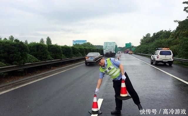  做法|高速爆胎，在应急道换胎被扣6分？正确做法应该是这样，了