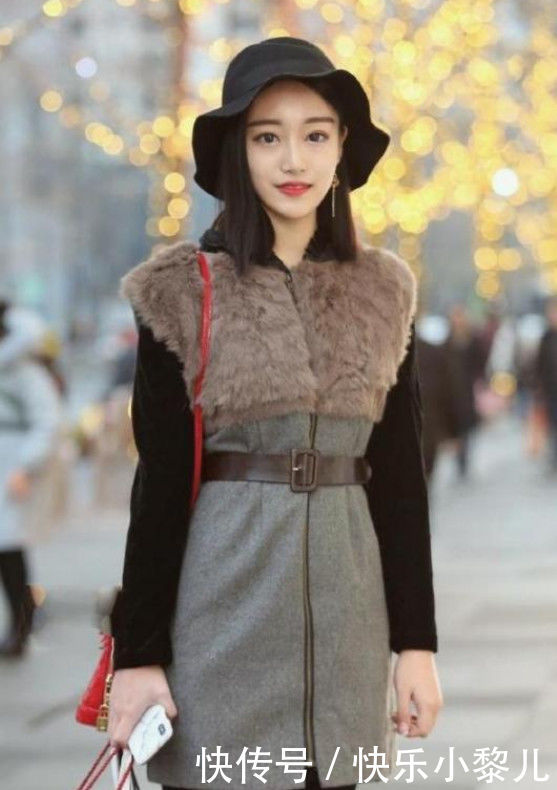 # 气质#走路自带气质,散发性感的韵味,街拍:美若天仙的小姐姐