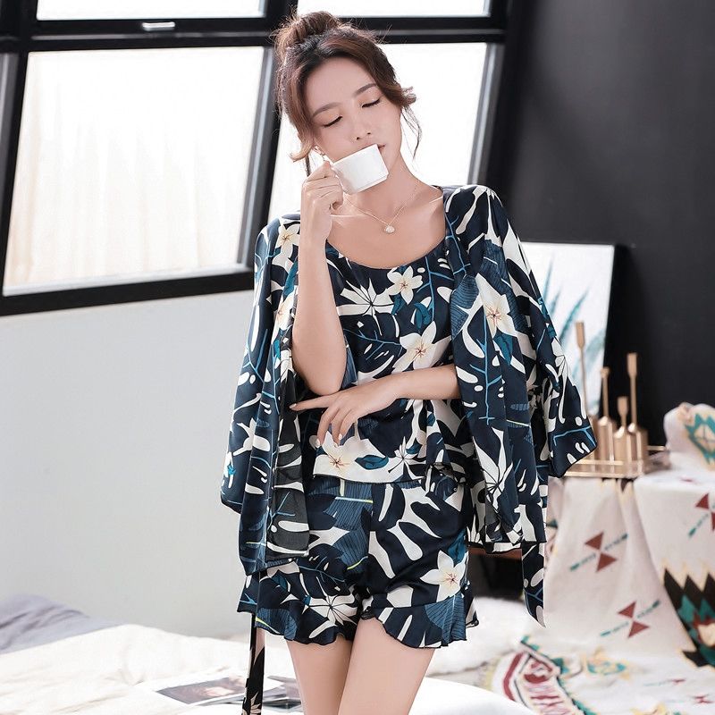 女人睡衣不将就,选择好的睡衣才舒适又有气质,给你好睡眠