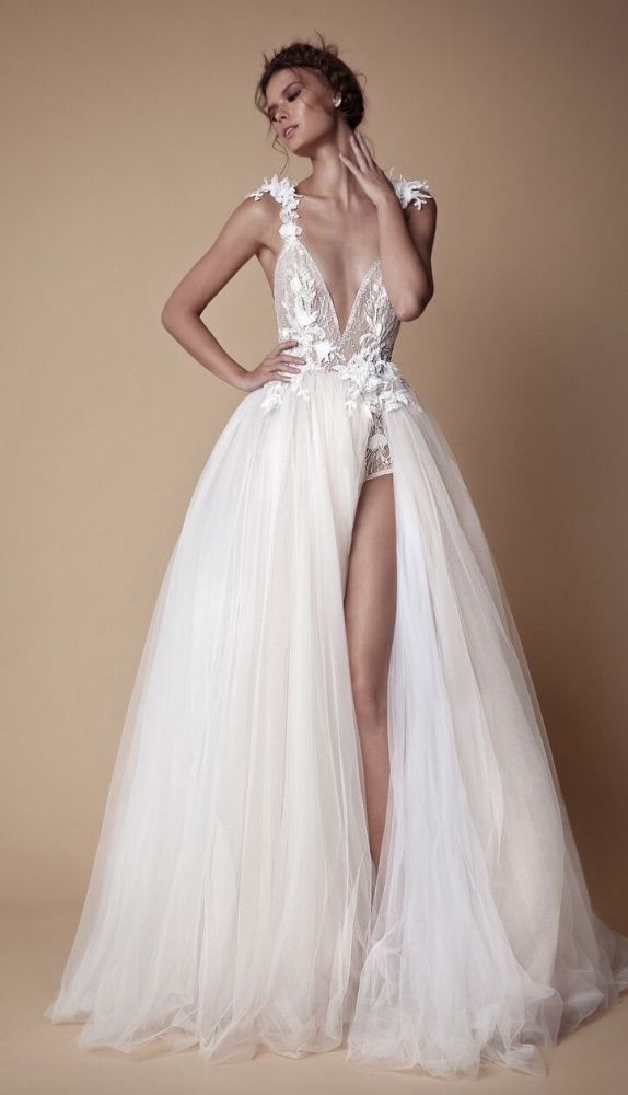 Berta婚纱:蕾丝与薄纱完美的结合带来天使般的魅力