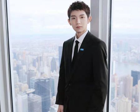 『伯克利』伯克利开办演唱会，《明日之子》冠军张钰琪站C位，王源不在名单