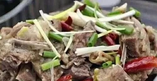  牢记@炖羊肉汤,牢记这“三不要”,不然羊肉就白炖了,难怪膻味腥味重