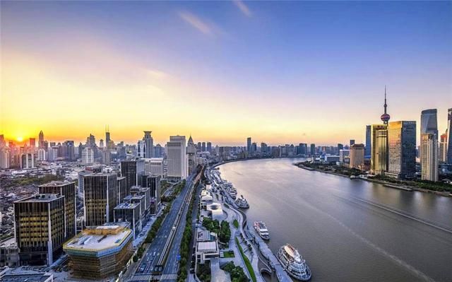 中国发展最差劲的二线城市，却投资百亿修地铁，网友：哪来的勇气