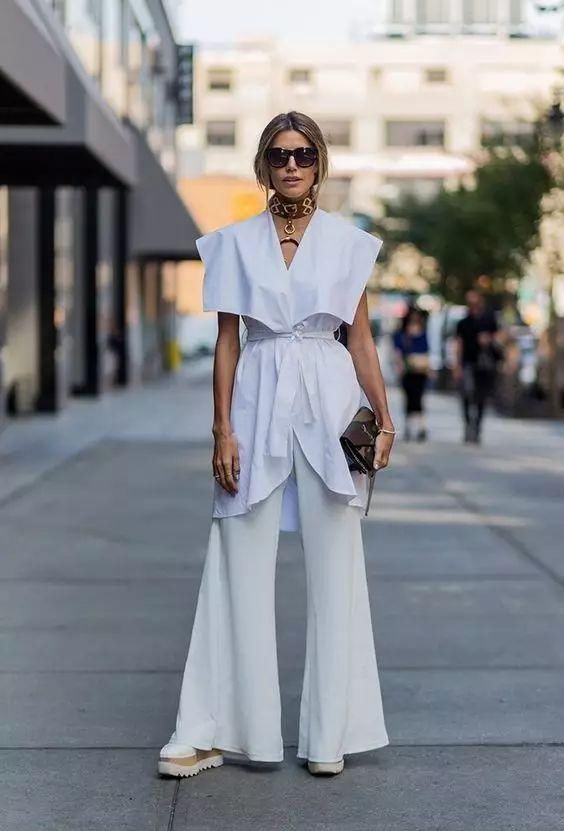 鞋子穿不对，阔腿裤再美也白费!