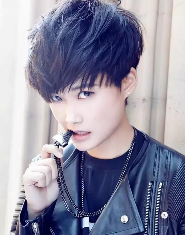 赵丽颖被造谣?张艺兴合体?鹿晗新代言?偶练2筹备?李宇春性格