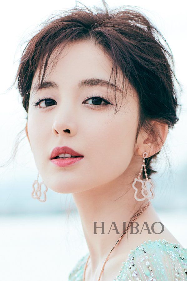 娜扎这本发型教科书也踩雷了?这样扎丸子头简直自寻死路...