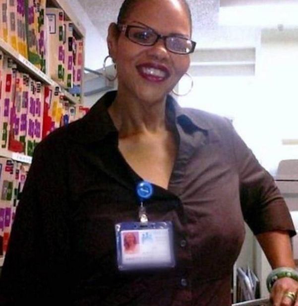 外国一女子2年减肥400斤，导致自身出现隐患，洗澡后要用吹风