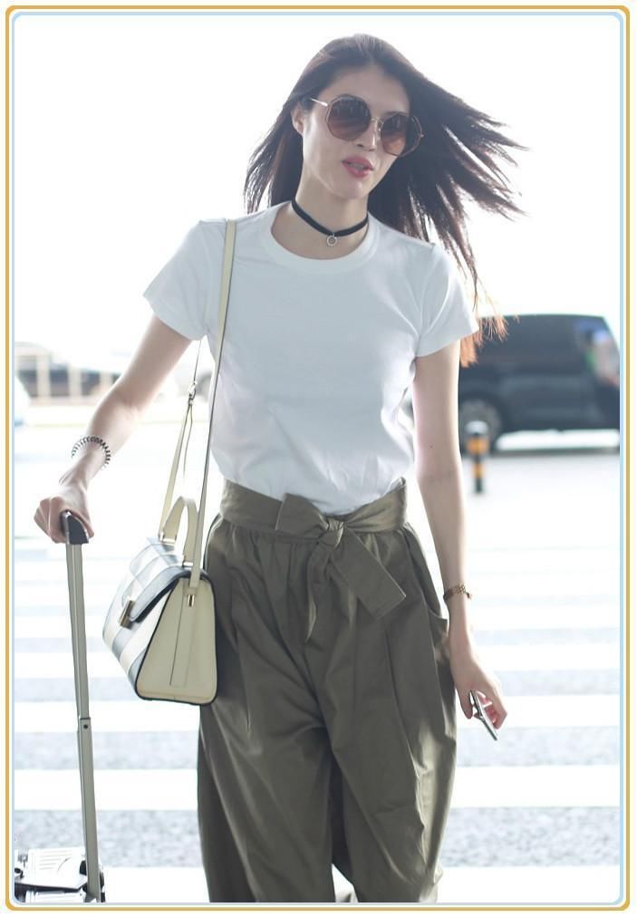 当168张钧宁和178何穗同穿绿色阔腿裤，才知道超模腿真的不好惹