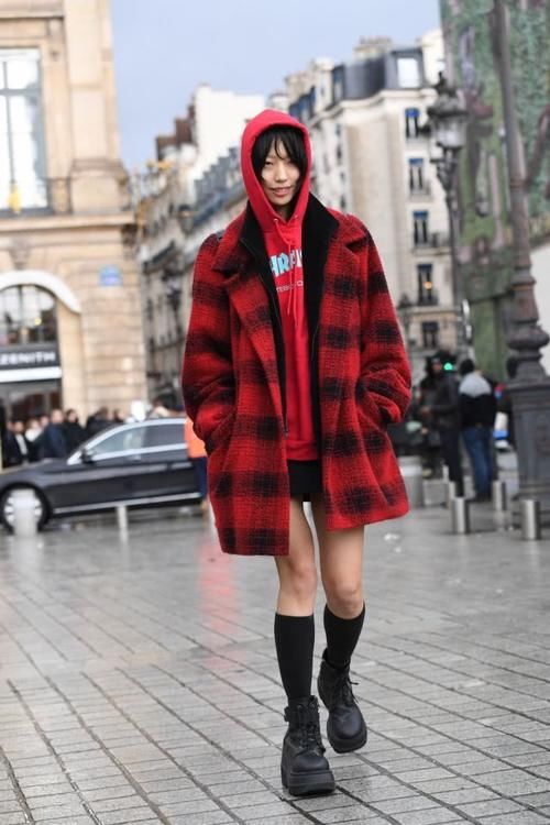 卫衣怎样搭配鞋子