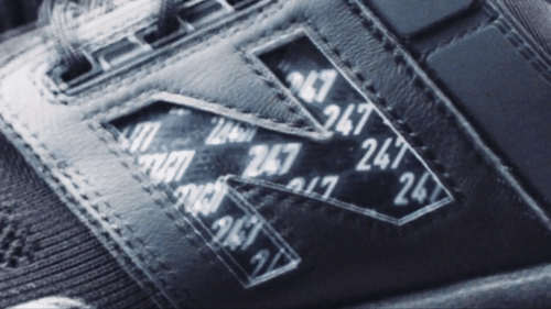 时尚时尚最时尚:索尼、New Balance合力造了双墨水屏运动鞋